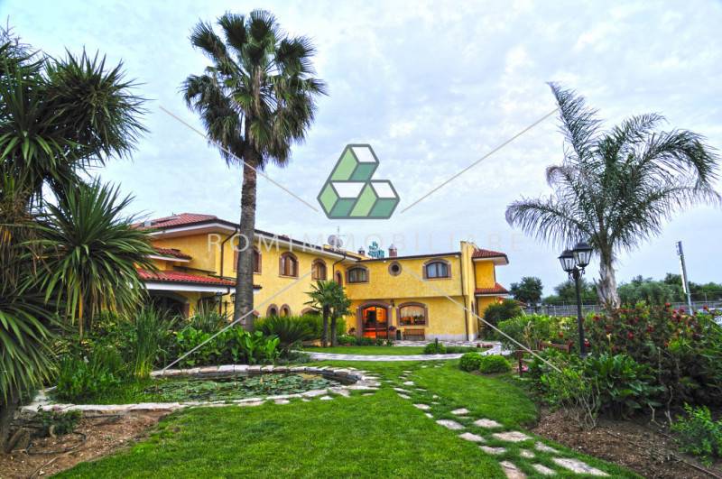 casa indipendente in vendita a Latina