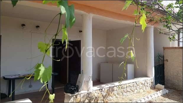 casa indipendente in vendita a Latina in zona Foce Verde