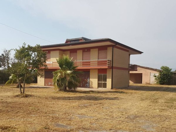 casa indipendente in vendita a Latina in zona Borgo Grappa