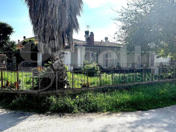 casa indipendente in vendita a Latina in zona Acciarella