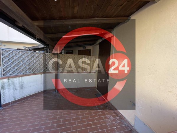casa indipendente in vendita a Latina in zona Fogliano