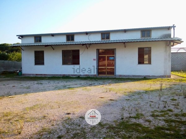 appartamento in vendita a Latina in zona Borgo Montello