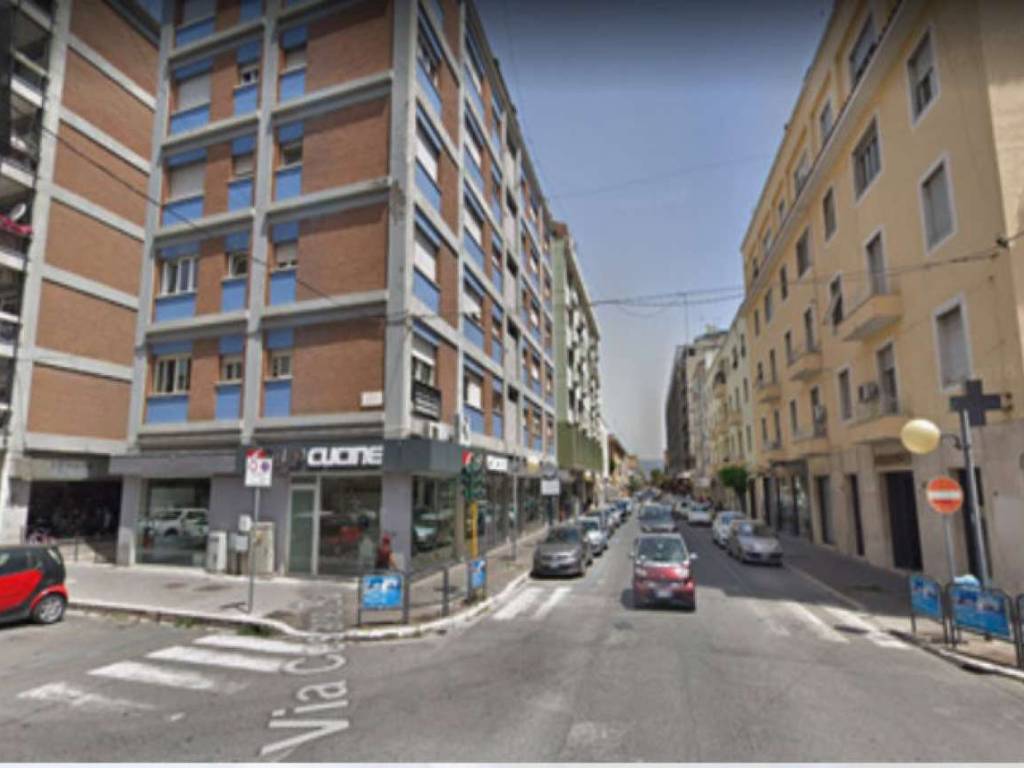 locale commerciale in vendita a Latina in zona Centro Città