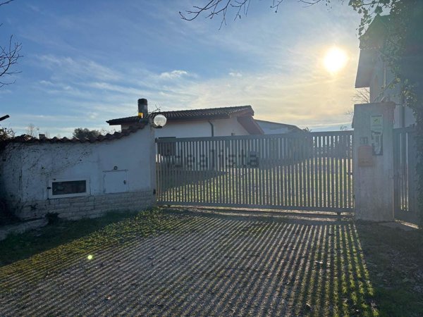 casa indipendente in vendita a Latina in zona Borgo San Michele