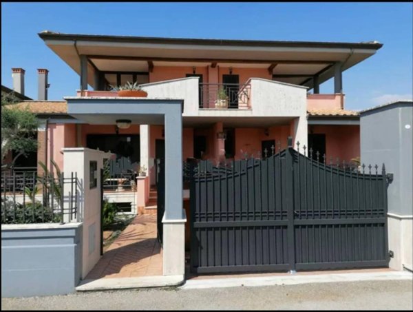 casa indipendente in vendita a Latina in zona Borgo Sabotino