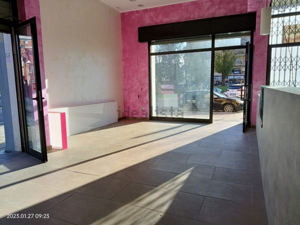 locale commerciale in vendita a Latina