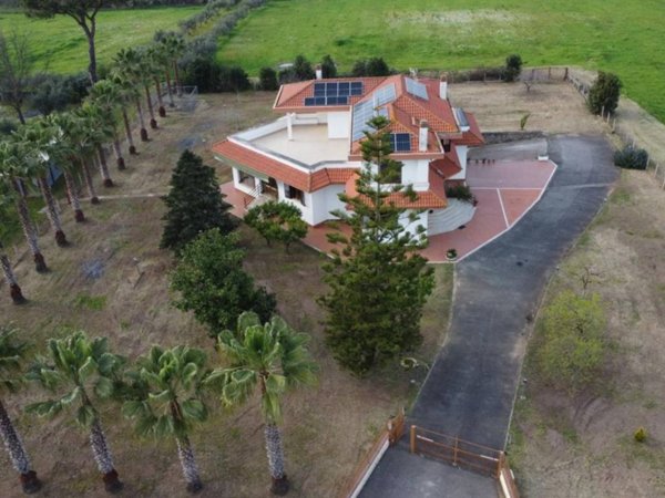 casa indipendente in vendita a Latina in zona Fogliano