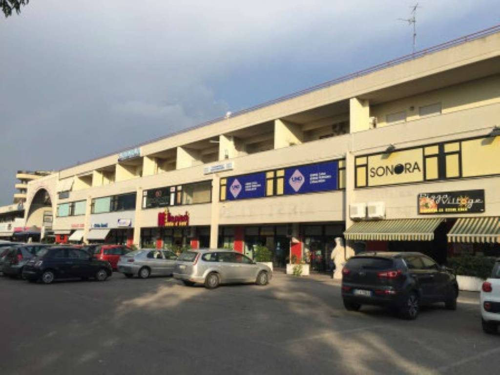 negozio in vendita a Latina