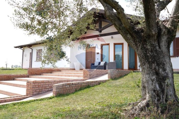 casa indipendente in vendita a Latina in zona Chiesuola