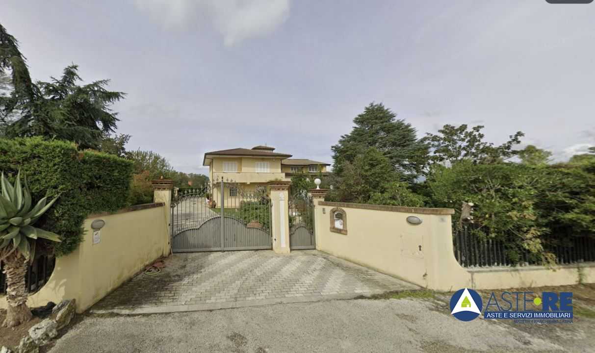 casa indipendente in vendita a Latina