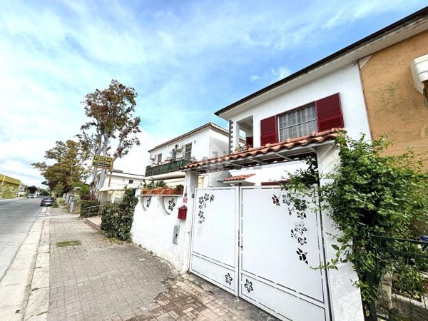 casa indipendente in vendita a Latina