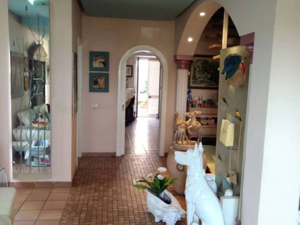 casa indipendente in vendita a Latina in zona Centro Città