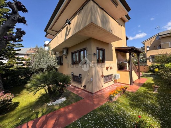 casa indipendente in vendita a Latina