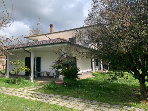 casa indipendente in vendita a Latina in zona Borgo Faiti
