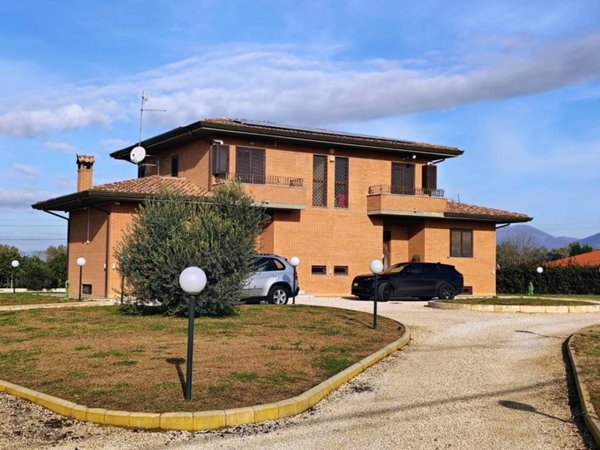 casa indipendente in vendita a Latina in zona Borgo Grappa