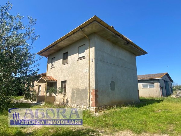 casa indipendente in vendita a Latina in zona Borgo Bainsizza