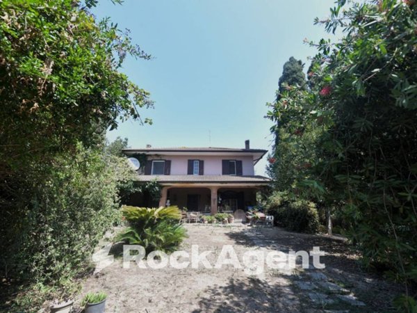 casa indipendente in vendita a Latina in zona Borgo Sabotino