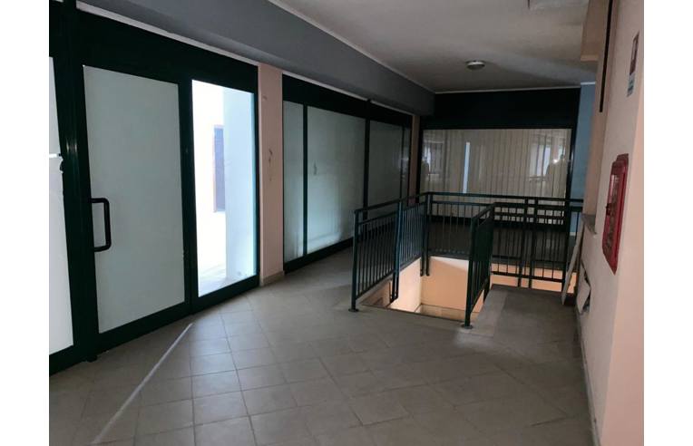 locale commerciale in vendita a Latina