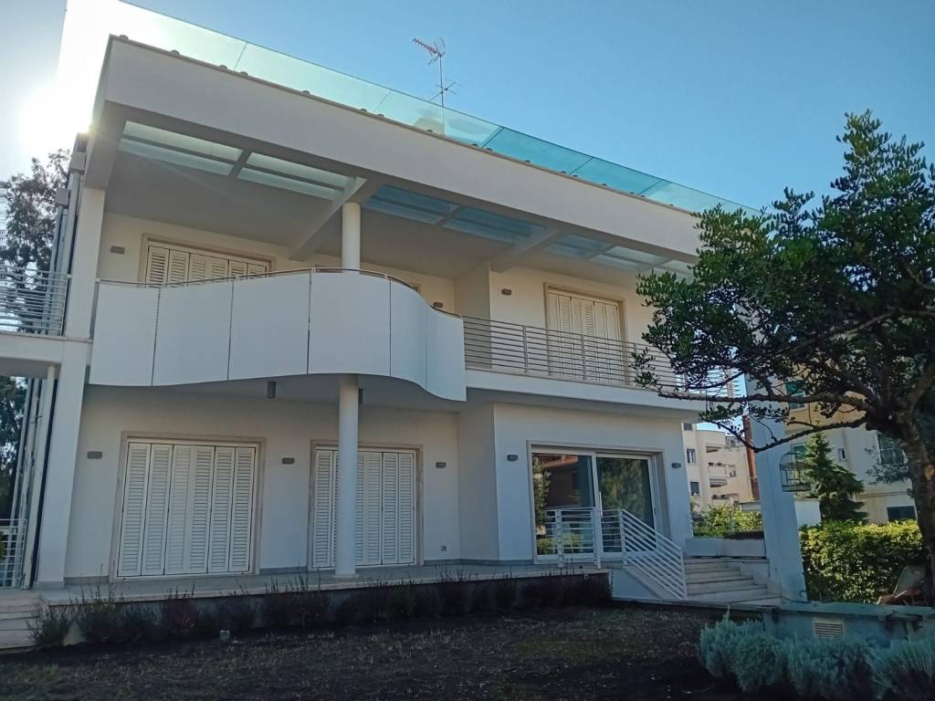casa indipendente in vendita a Latina in zona Centro Città