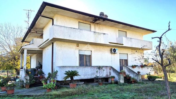 casa indipendente in vendita a Latina in zona Borgo Grappa