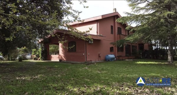 casa indipendente in vendita a Latina in zona Fogliano