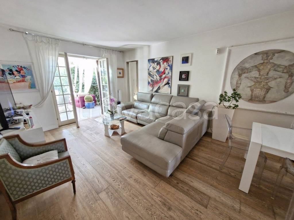 casa indipendente in vendita a Latina