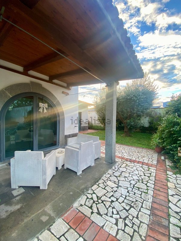 casa indipendente in vendita a Latina