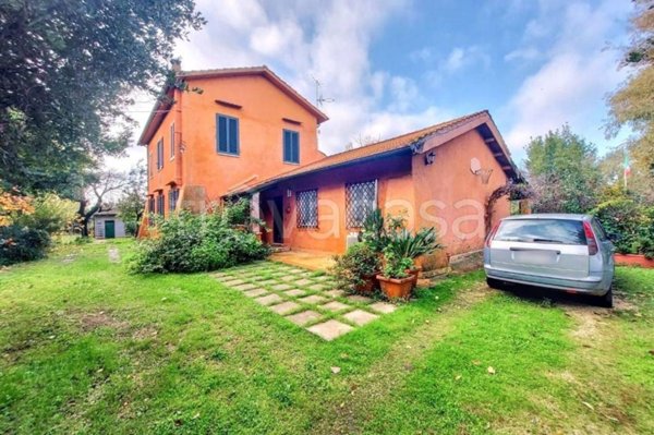 casa indipendente in vendita a Latina in zona Latina Scalo