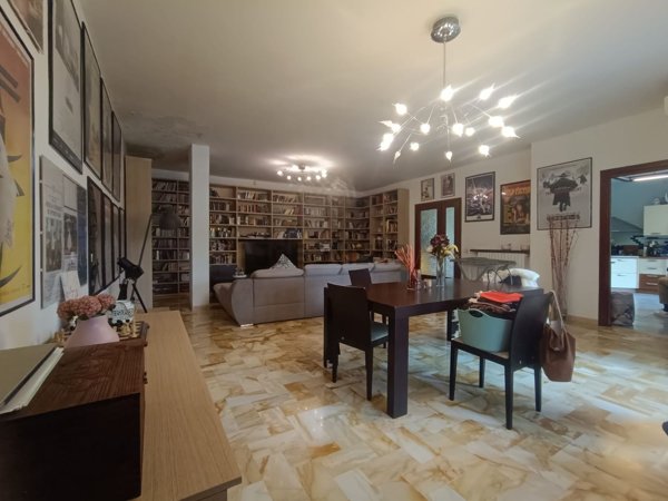 casa indipendente in vendita a Latina