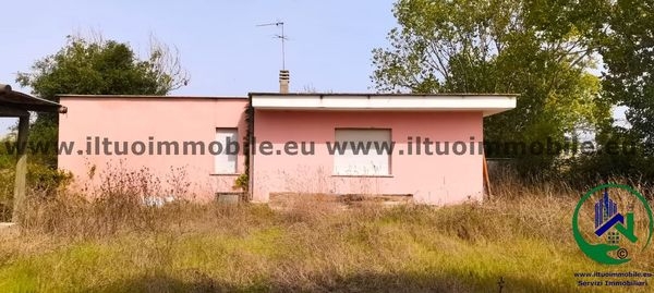 casa indipendente in vendita a Latina in zona Foce Verde