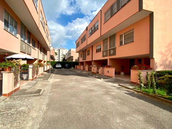 casa indipendente in vendita a Latina