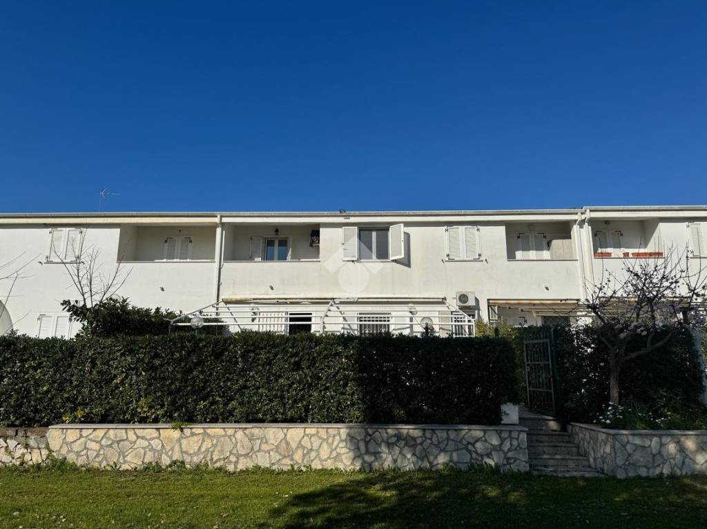 casa indipendente in vendita a Latina
