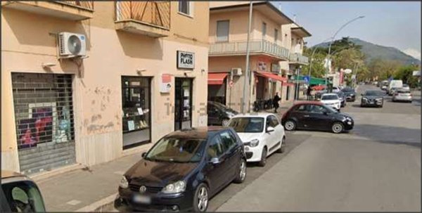 negozio in vendita a Latina in zona Latina Scalo