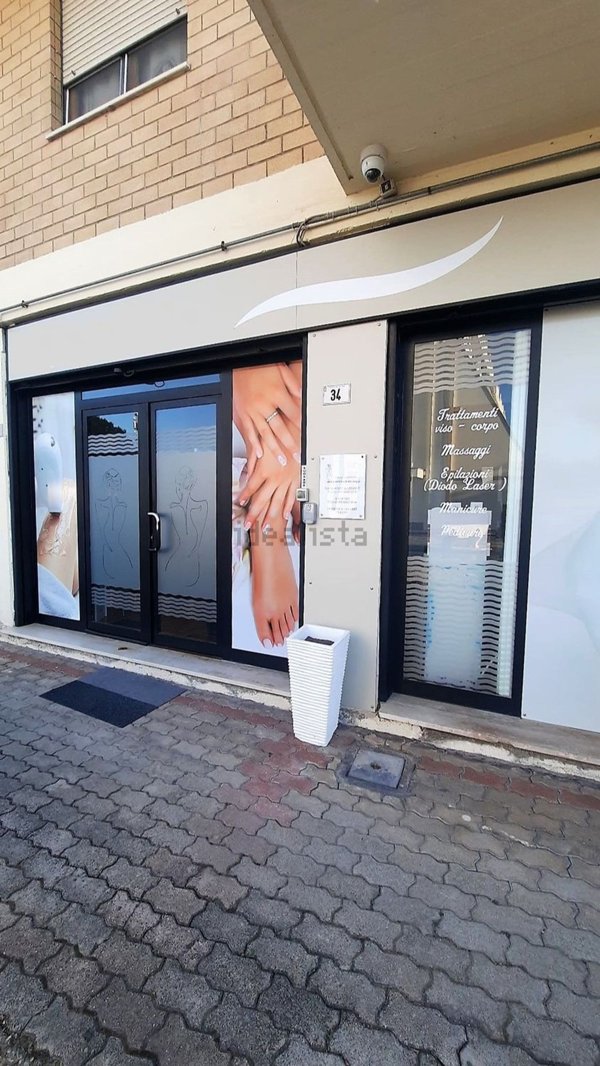 locale commerciale in vendita a Latina in zona Borgo Sabotino