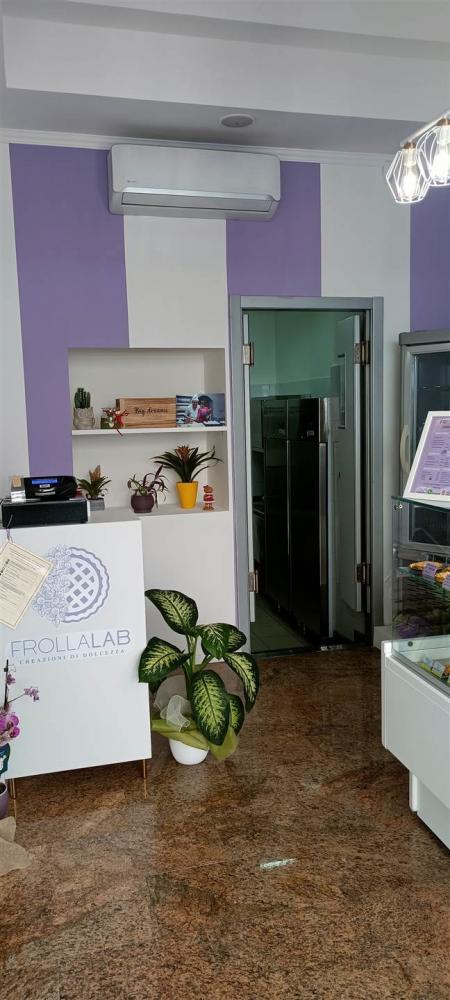 negozio in vendita a Latina