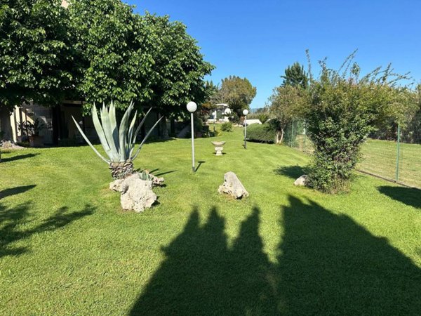 casa indipendente in vendita a Latina