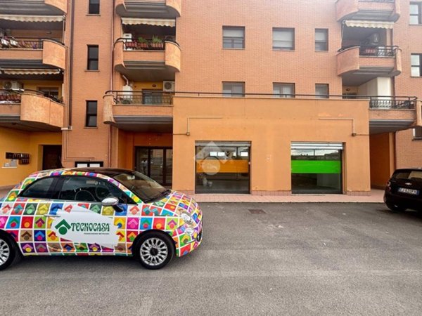 negozio in vendita a Latina in zona Latina Scalo