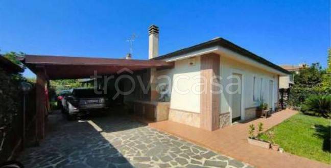 casa indipendente in vendita a Latina
