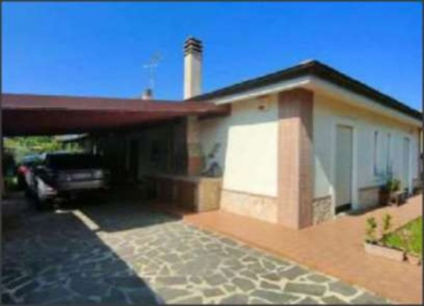 casa indipendente in vendita a Latina