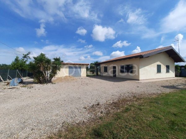 casa indipendente in vendita a Latina in zona Borgo Faiti