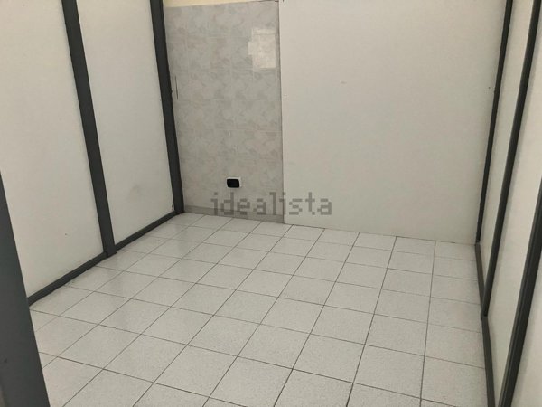 locale commerciale in vendita a Latina