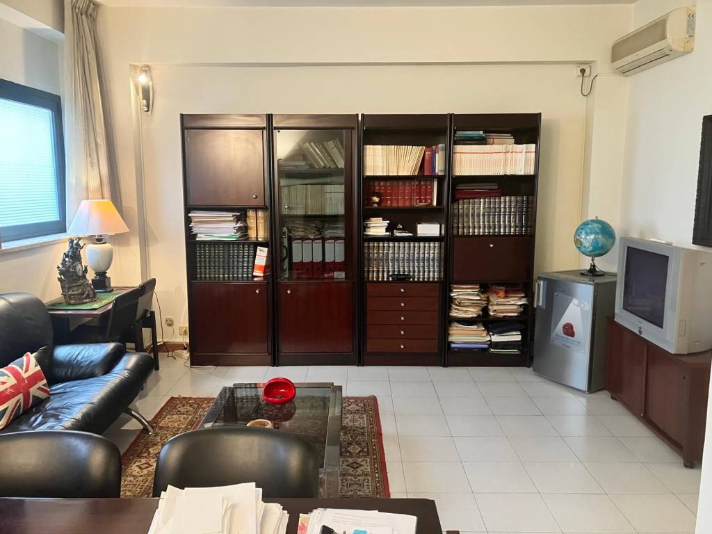 ufficio in vendita a Latina in zona Centro Città
