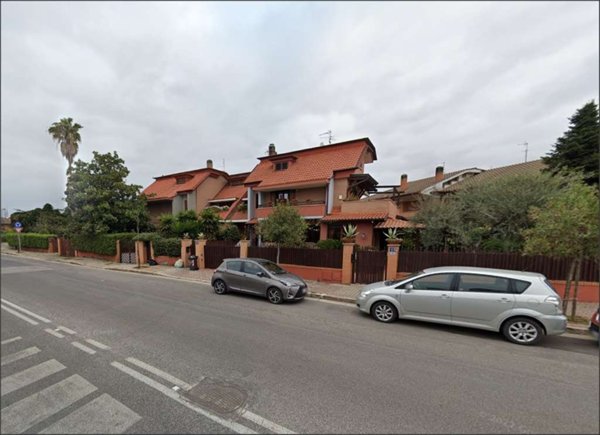 casa indipendente in vendita a Latina
