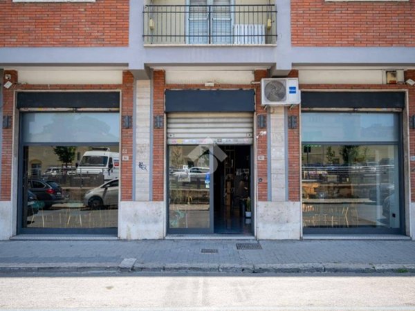 negozio in vendita a Latina in zona Centro Città