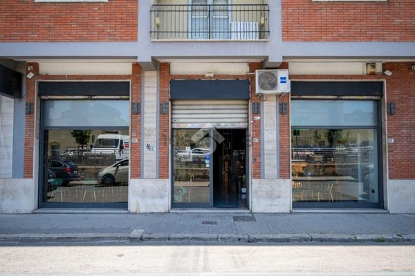 negozio in vendita a Latina