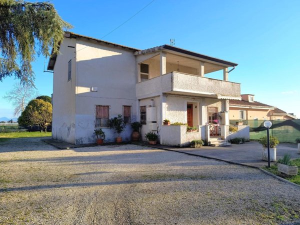 casale in vendita a Latina in zona Latina Scalo