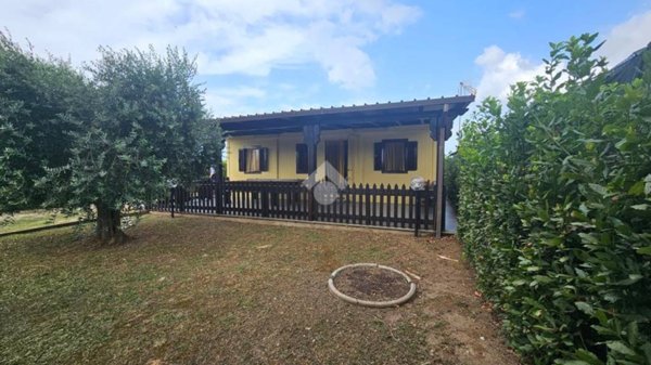 casa indipendente in vendita a Latina in zona Foce Verde