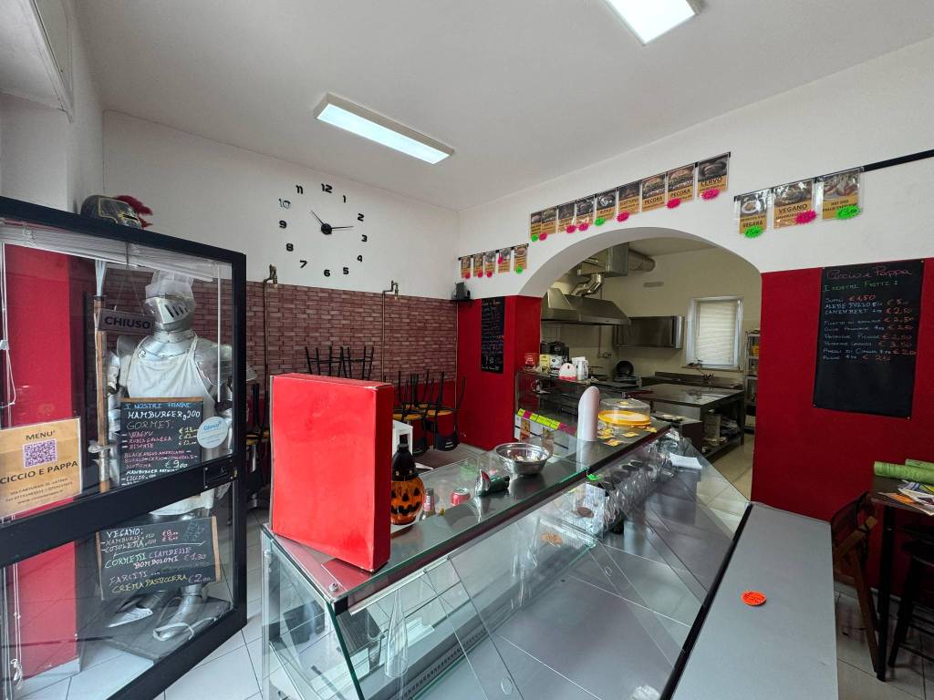 negozio in vendita a Latina in zona Centro Città
