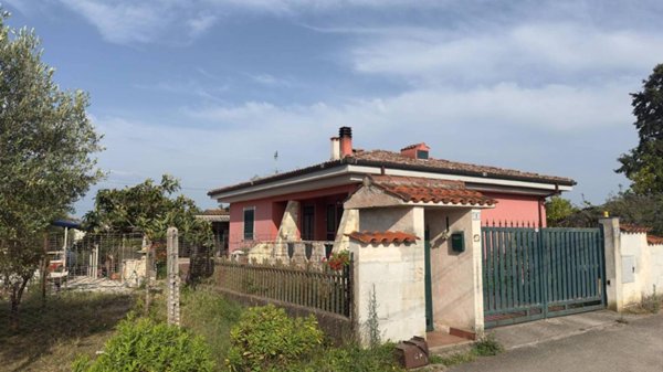 casa indipendente in vendita a Latina in zona Borgo Piave