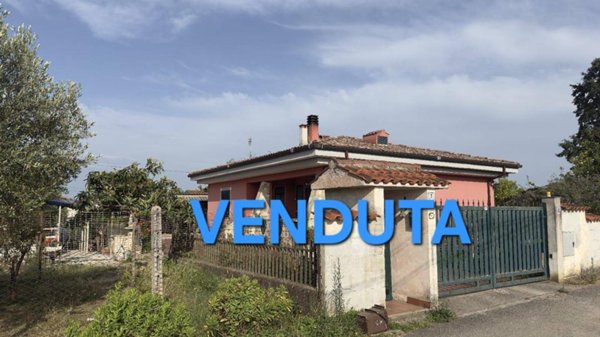 casa indipendente in vendita a Latina in zona Borgo Piave
